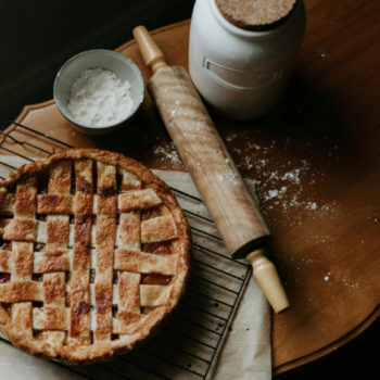 Tarte à la pêche et à la confiture